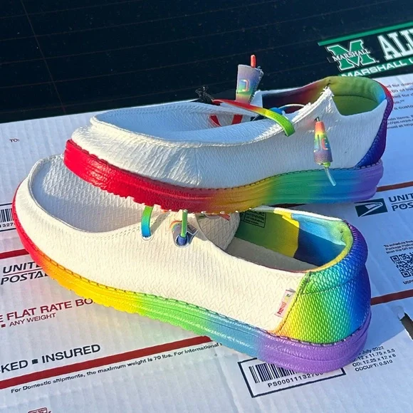 Hey dude Wendy size 11 BNWT women’s pride rainbow 🌈 slip on shoes - Picture 4 of 8